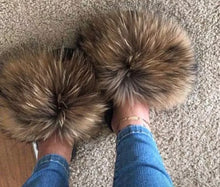 Load image into Gallery viewer, Multi-brown fur slippers
